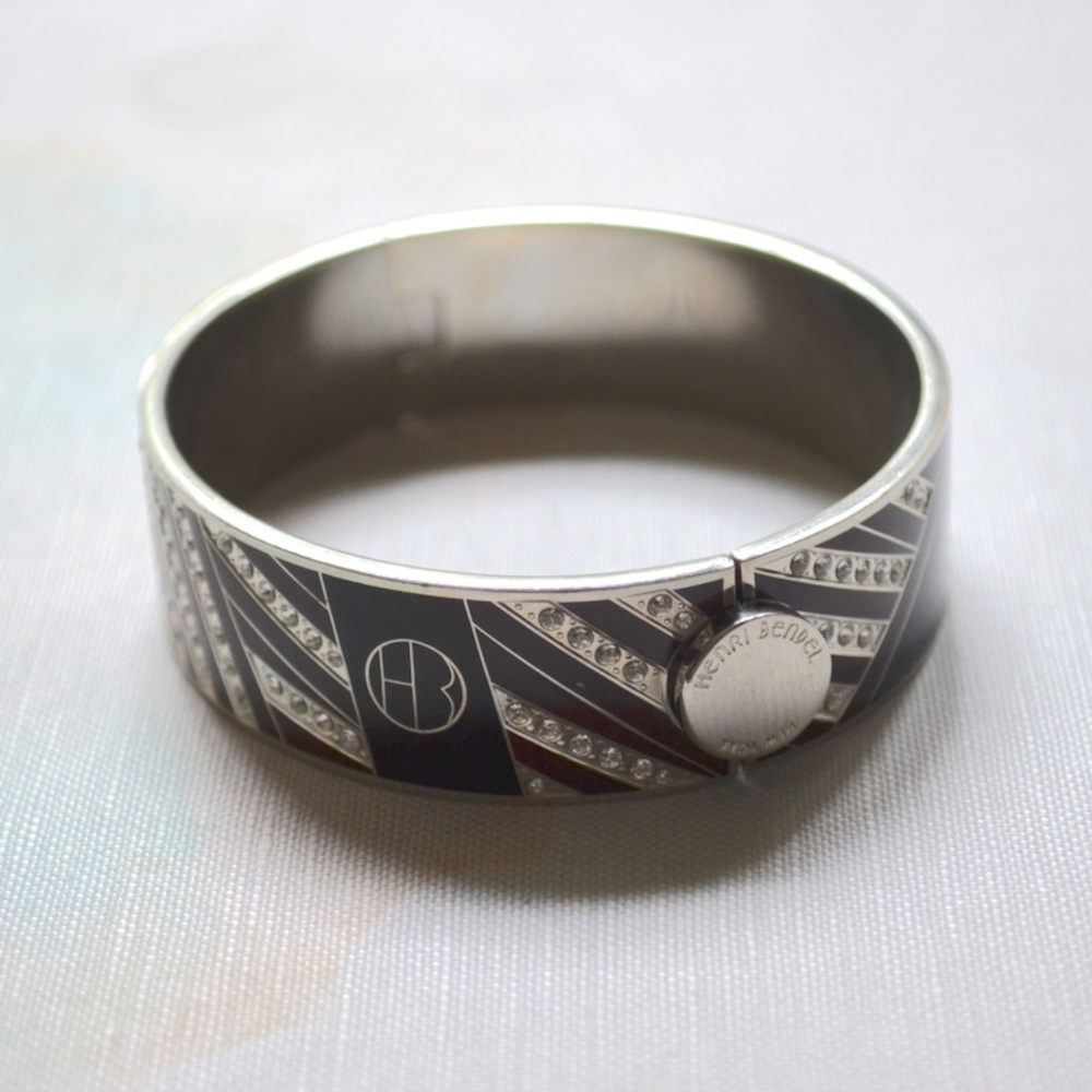 Henri Bendel HB LOGO Bracelet Bangle Disc Closure